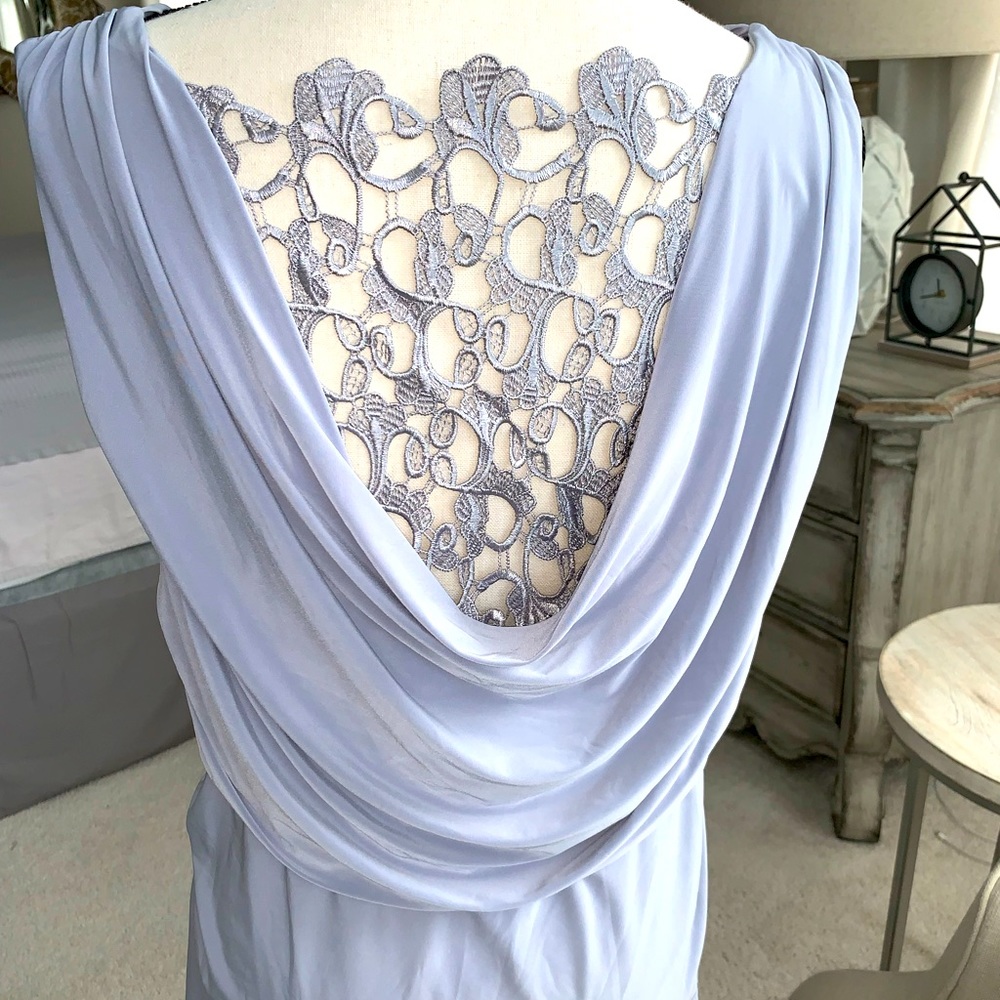 NWOT Crochet detail in the back of top